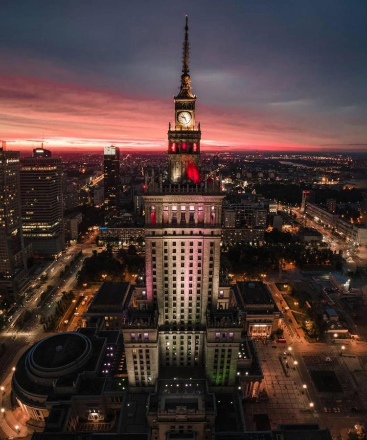 Top Metro X2 Fast Wifi 400 Mbs 70'Tv Netflix Hbo Max Appletv+ Disney+ Варшава Экстерьер фото